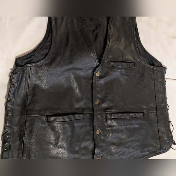 Vance Leathers Size Lg Black Leather Motorcycle Vest Lace Up Sides Snap Biker - Picture 3 of 12
